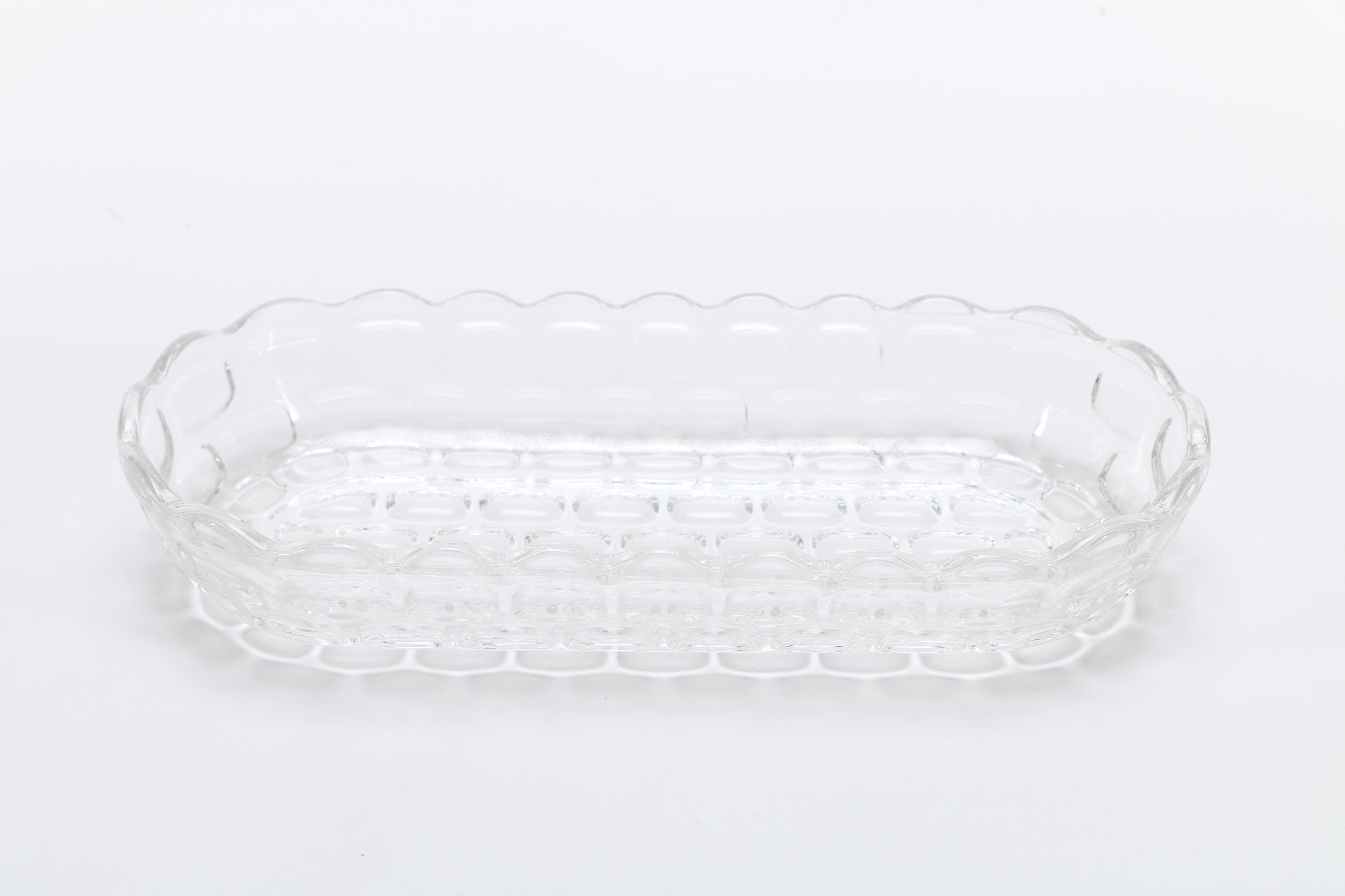 Elaborate Colorless Glass Tableware Assortment