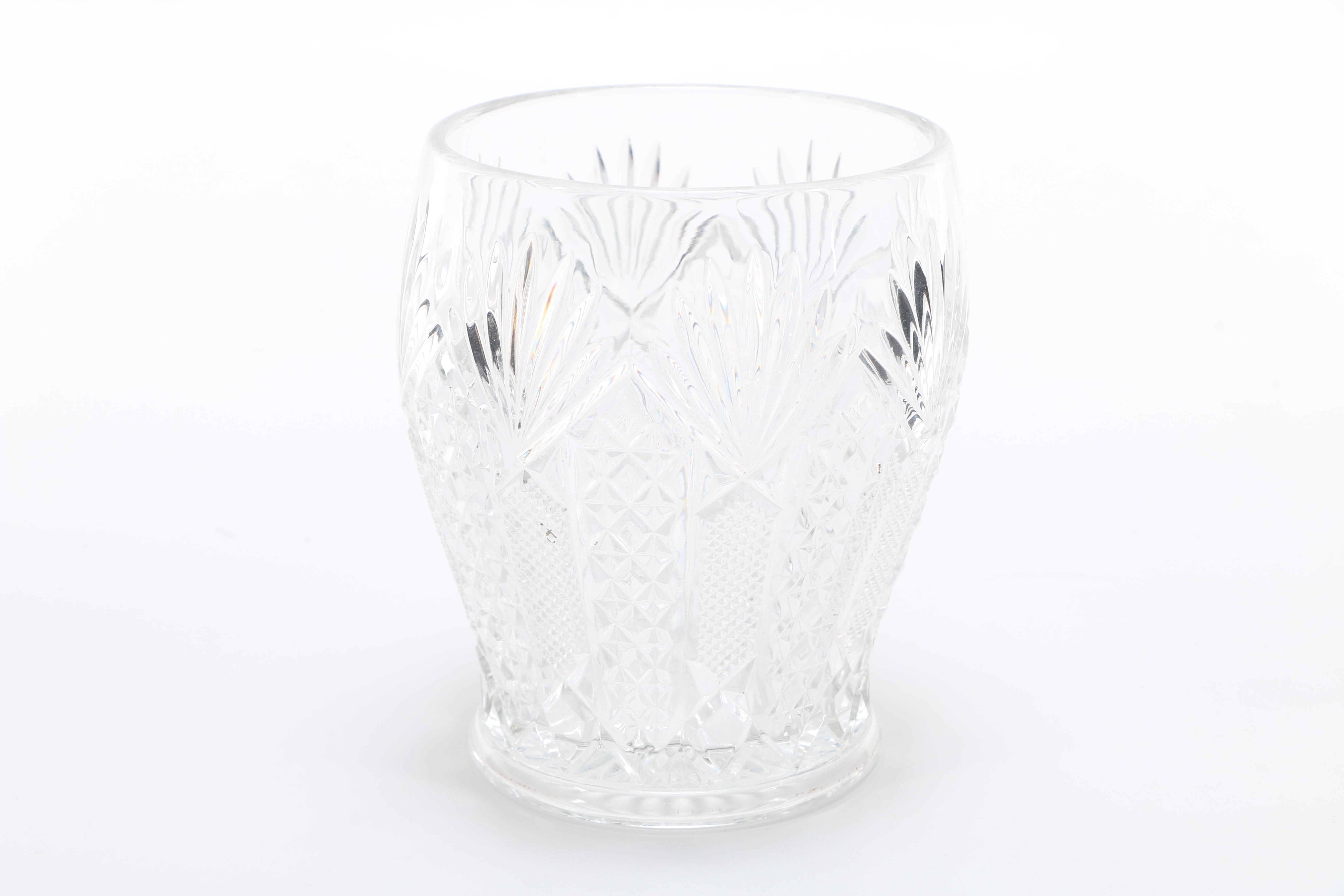 Elaborate Colorless Glass Tableware Assortment