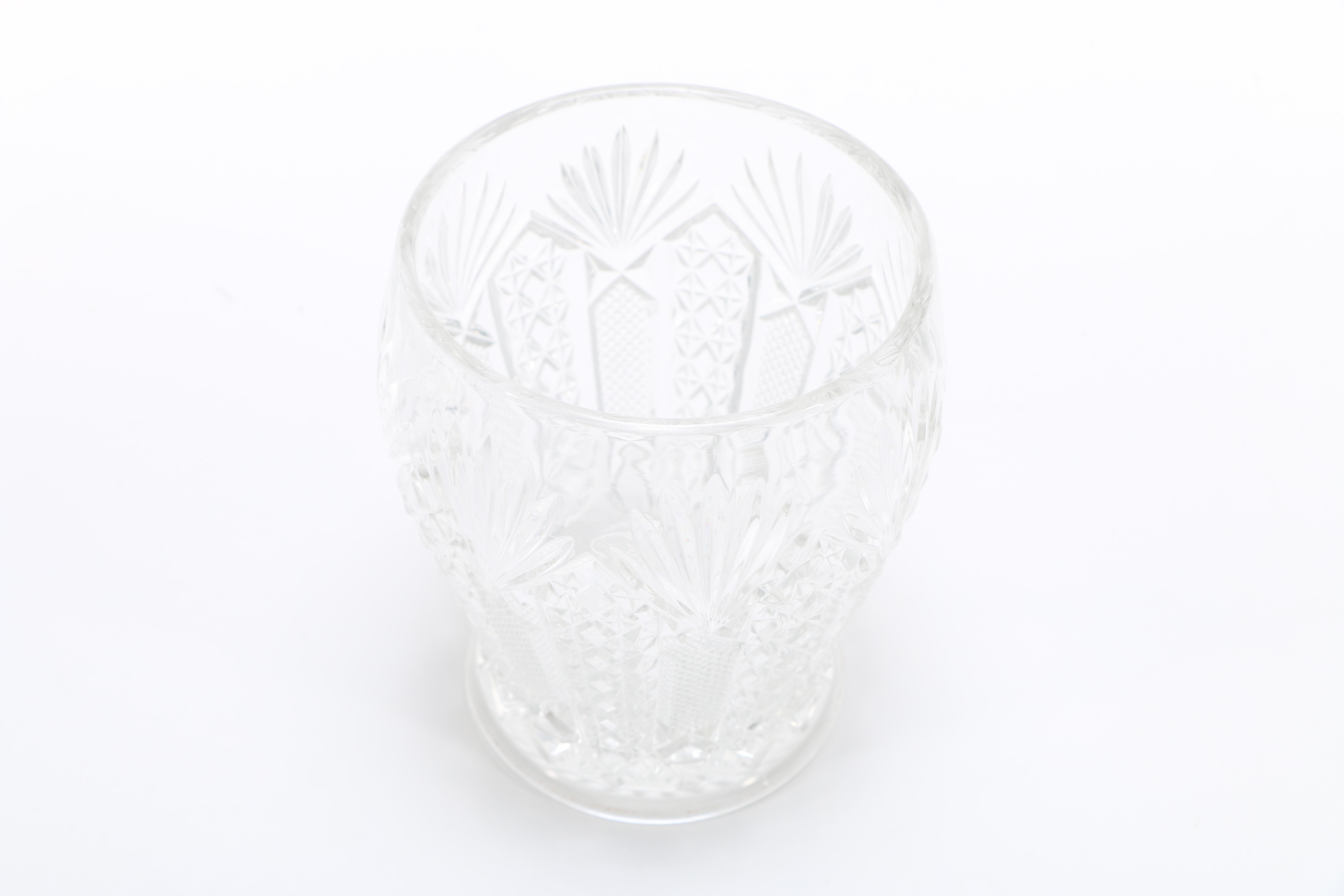 Elaborate Colorless Glass Tableware Assortment