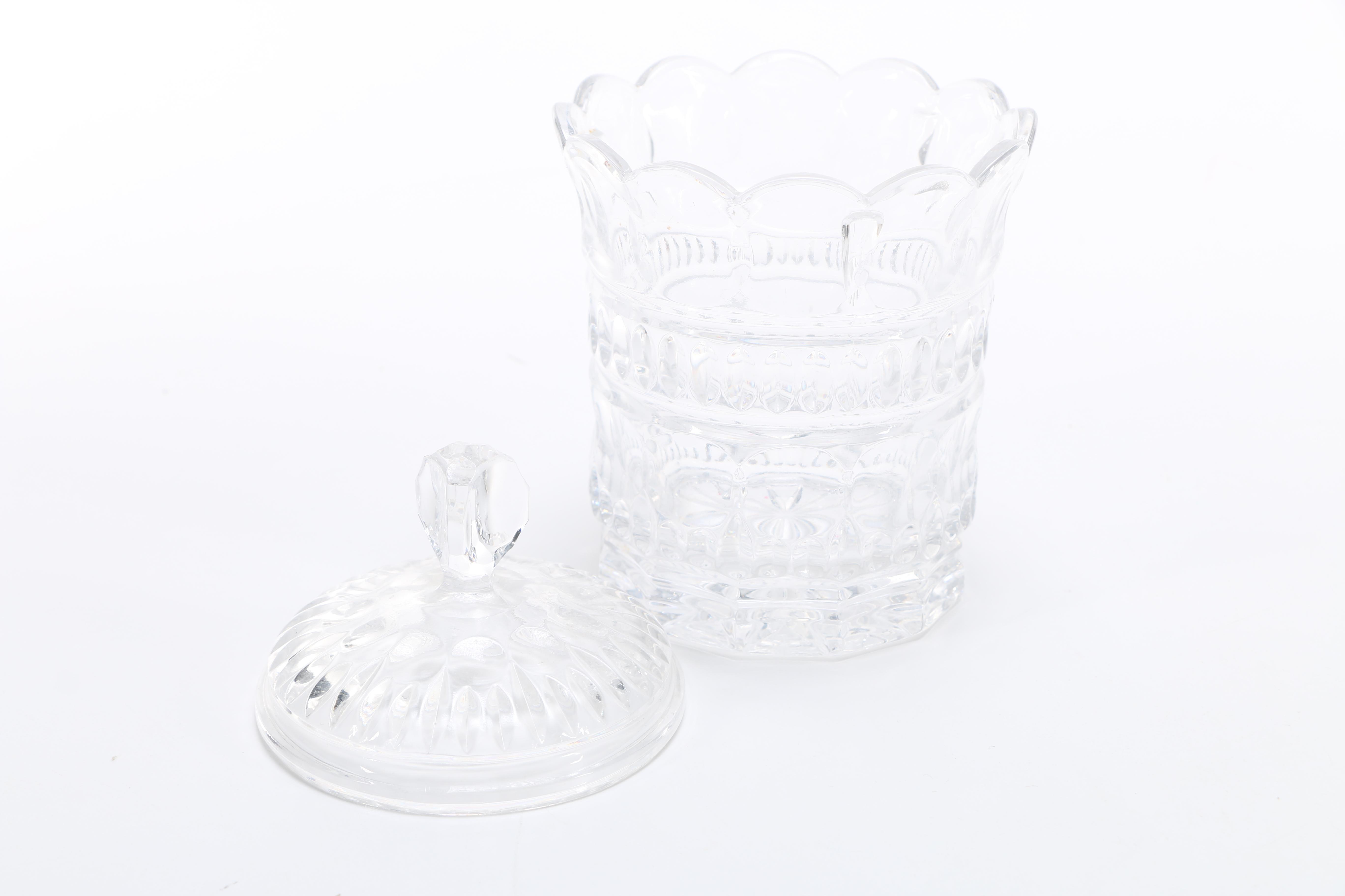 Elaborate Colorless Glass Tableware Assortment