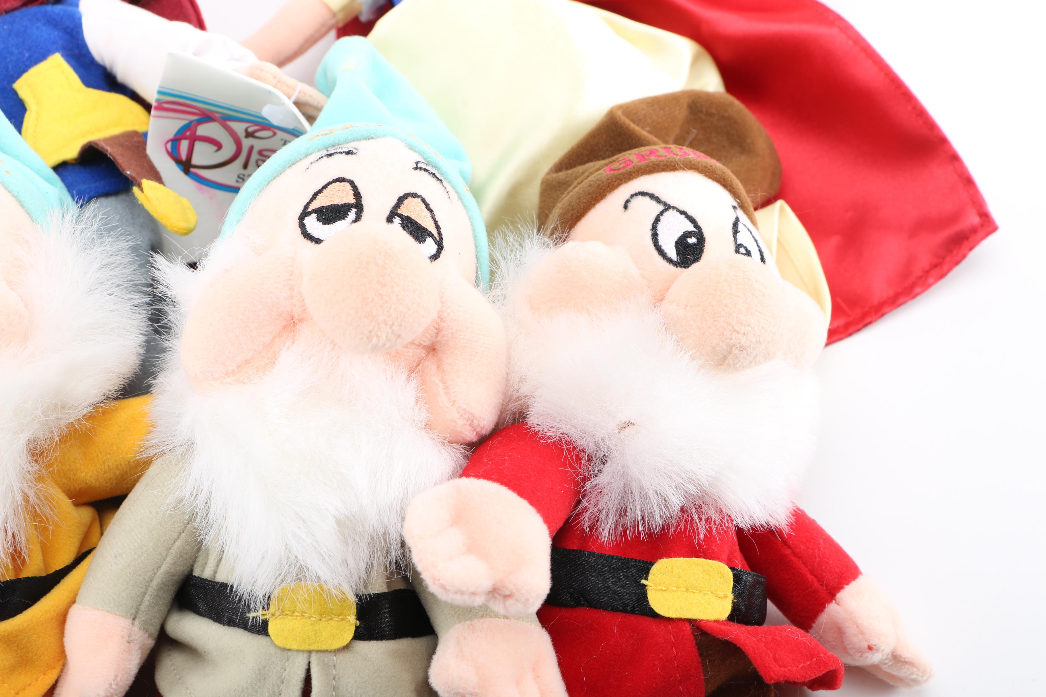 "Snow White and The Seven Dwarfs" Plush Toy Collection
