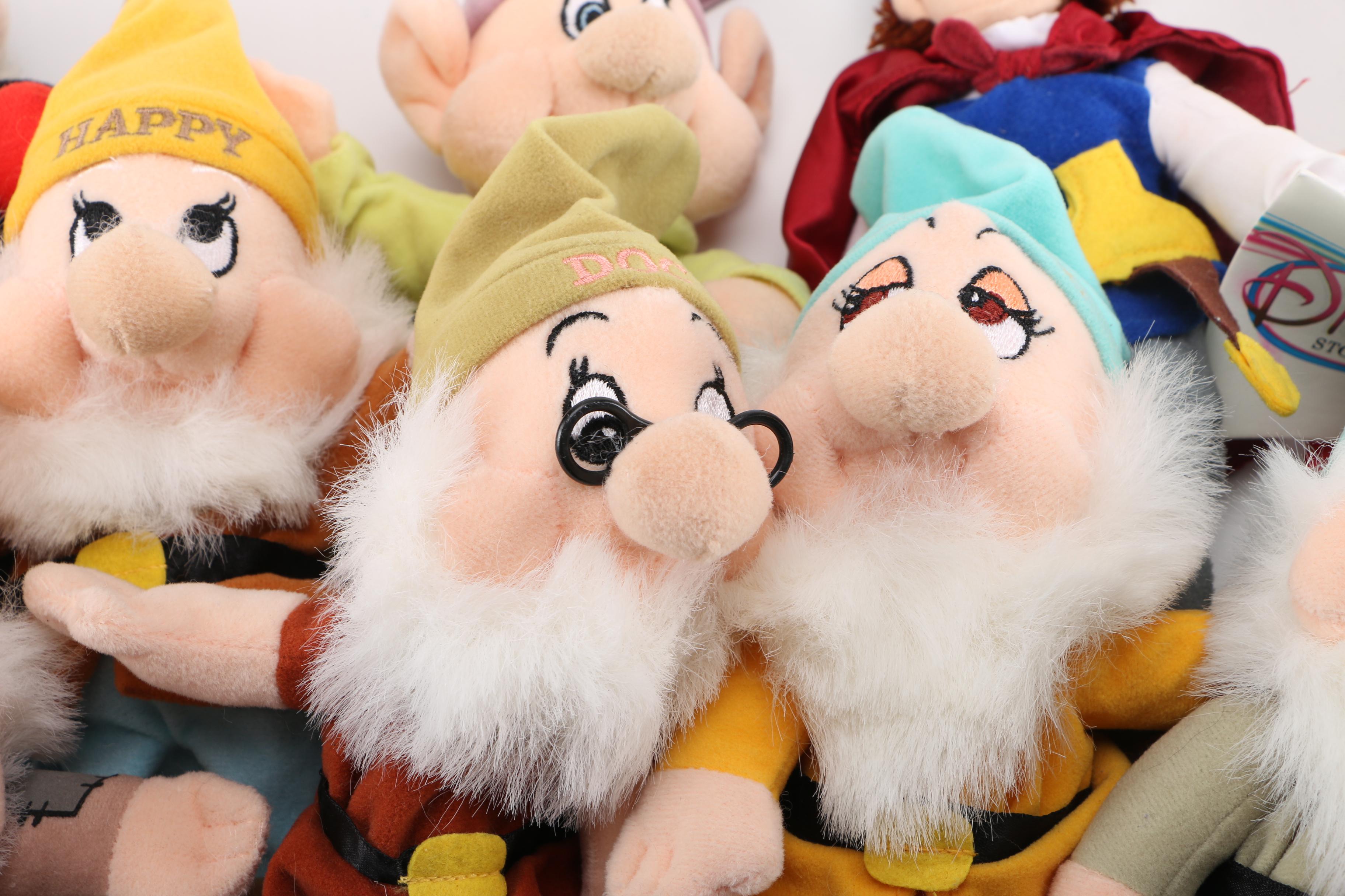 "Snow White and The Seven Dwarfs" Plush Toy Collection