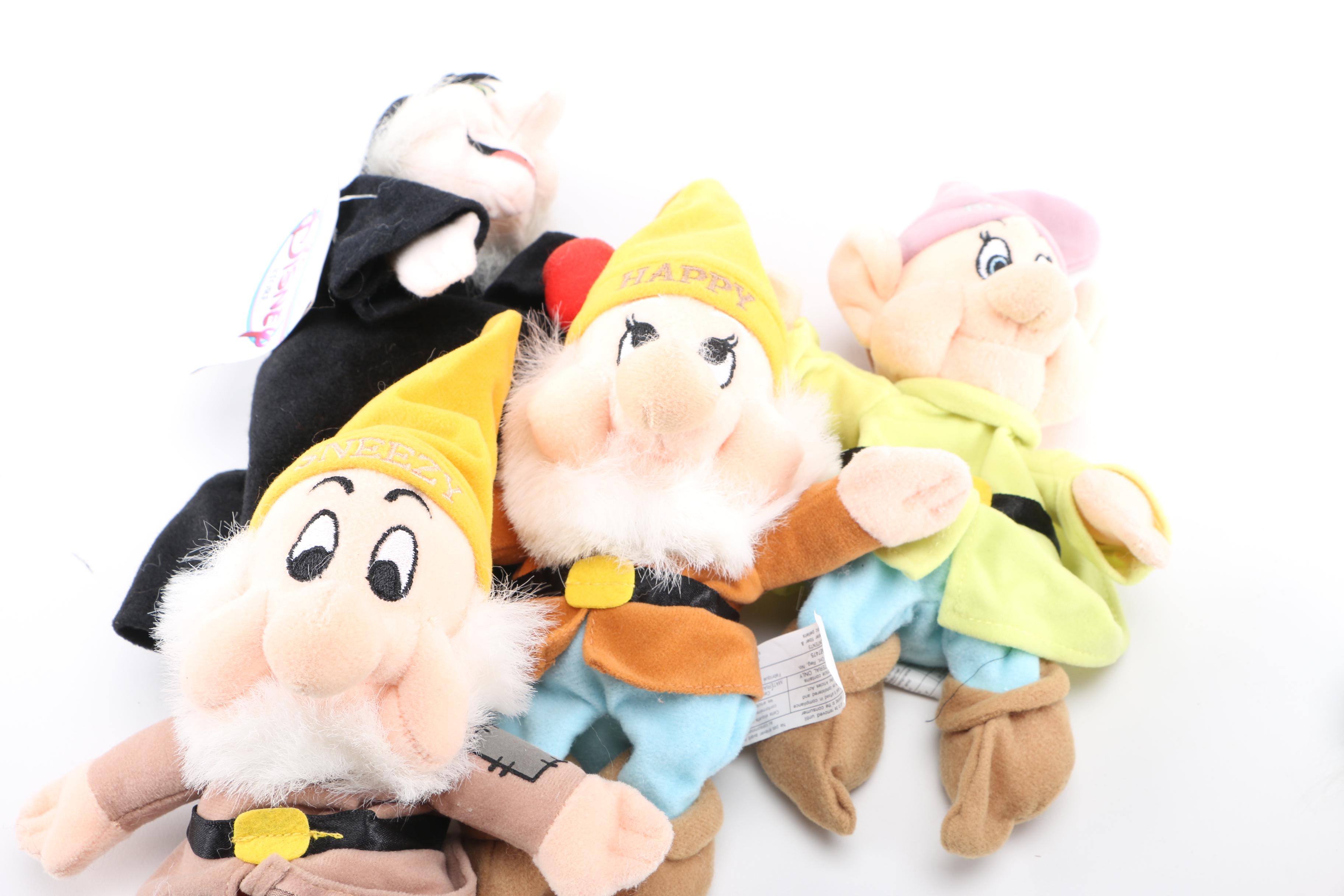 "Snow White and The Seven Dwarfs" Plush Toy Collection