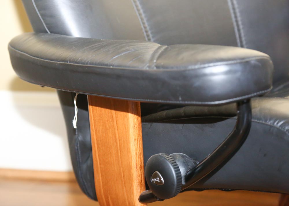 Ekornes "Stressless" Lounger and Ottoman