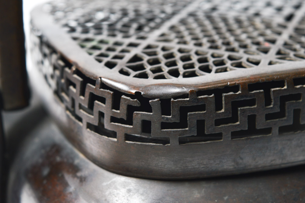 Chinese Bronze Qing Dynasty Bronze Hand Warmer