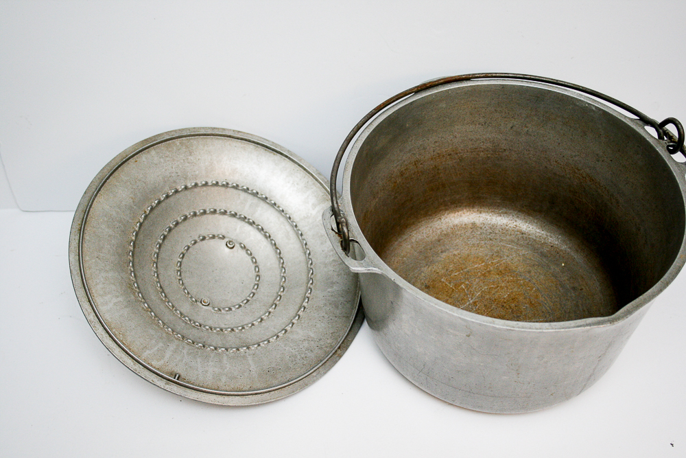 Assorted Kitchenalia