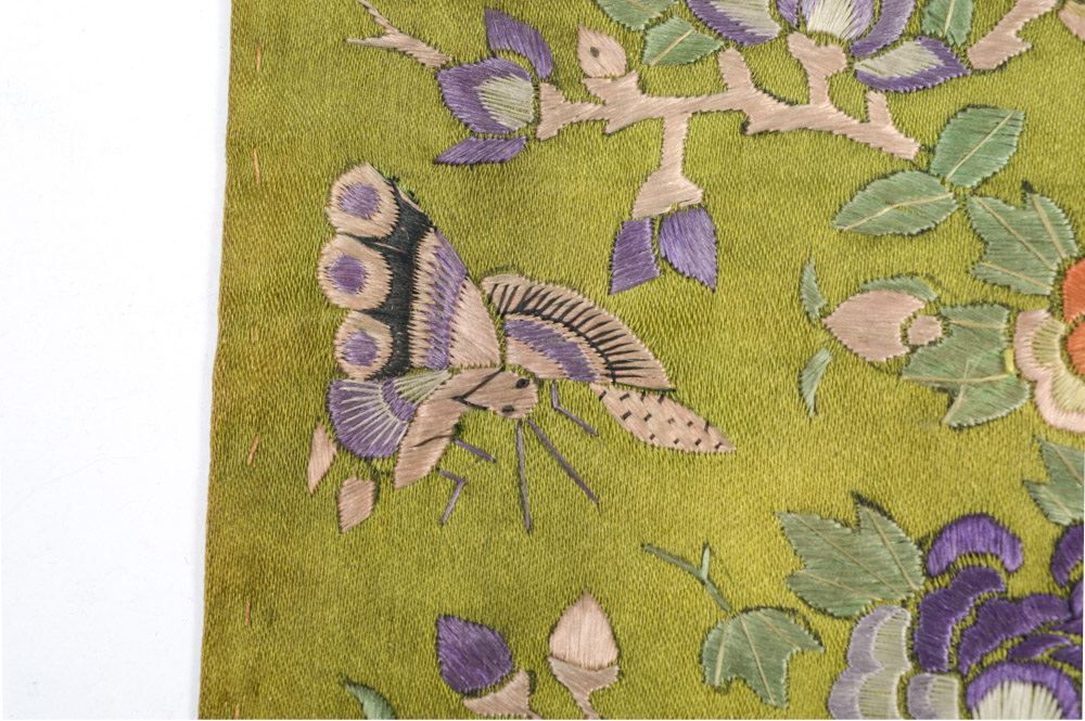 Chinese Late Qing Dynasty Silk Embroidered Belt