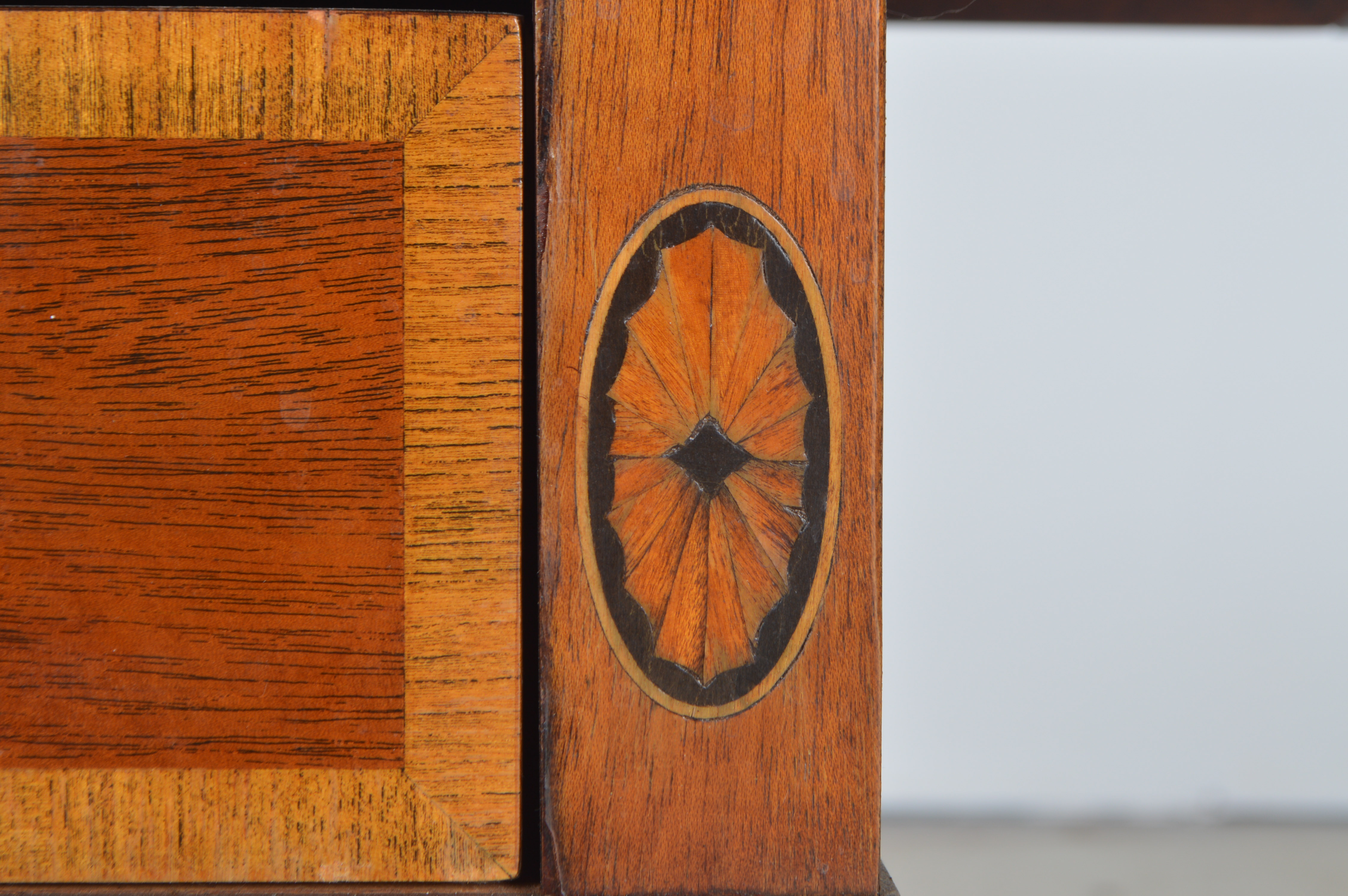 Thomasville Hepplewhite-Style Side Table