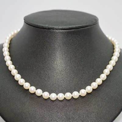 14K White Gold Clasp Cultured Pearl Necklace