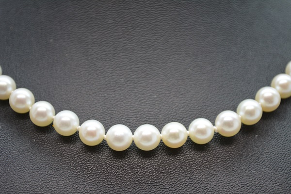 14K White Gold Clasp Cultured Pearl Necklace