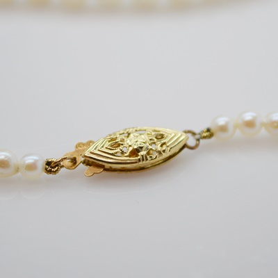 14K Yellow Gold Clasp Graduated Cultured Pearl Necklace