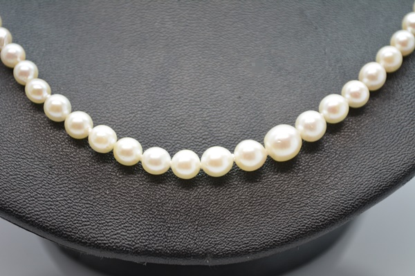 14K Yellow Gold Clasp Graduated Cultured Pearl Necklace