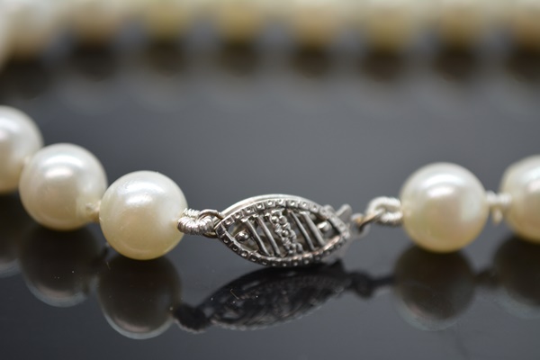 10K White Gold Clasp Akoya Cultured Pearl Bracelet