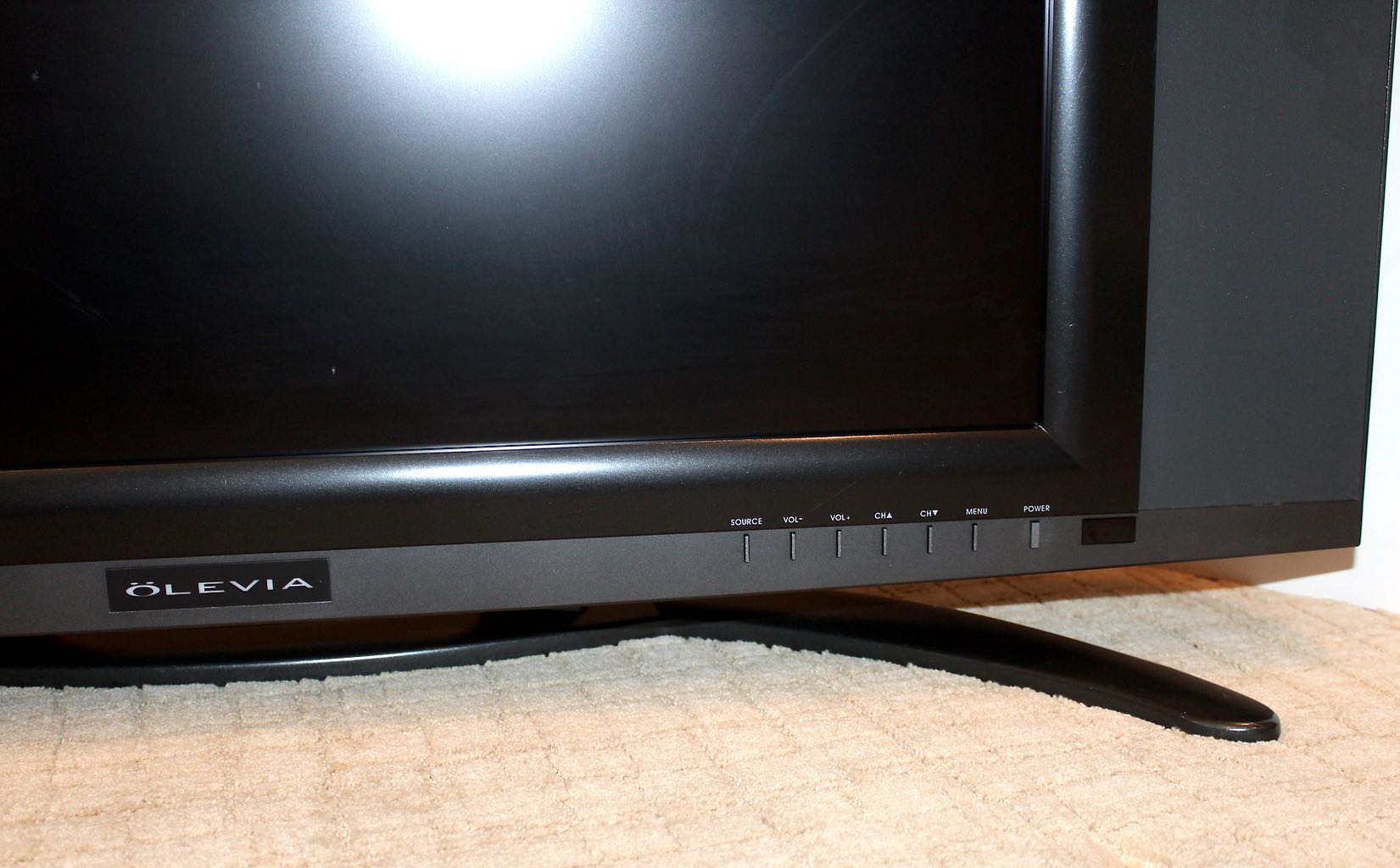 Syntax Olevia 32" Widescreen HD-Ready LCD Television