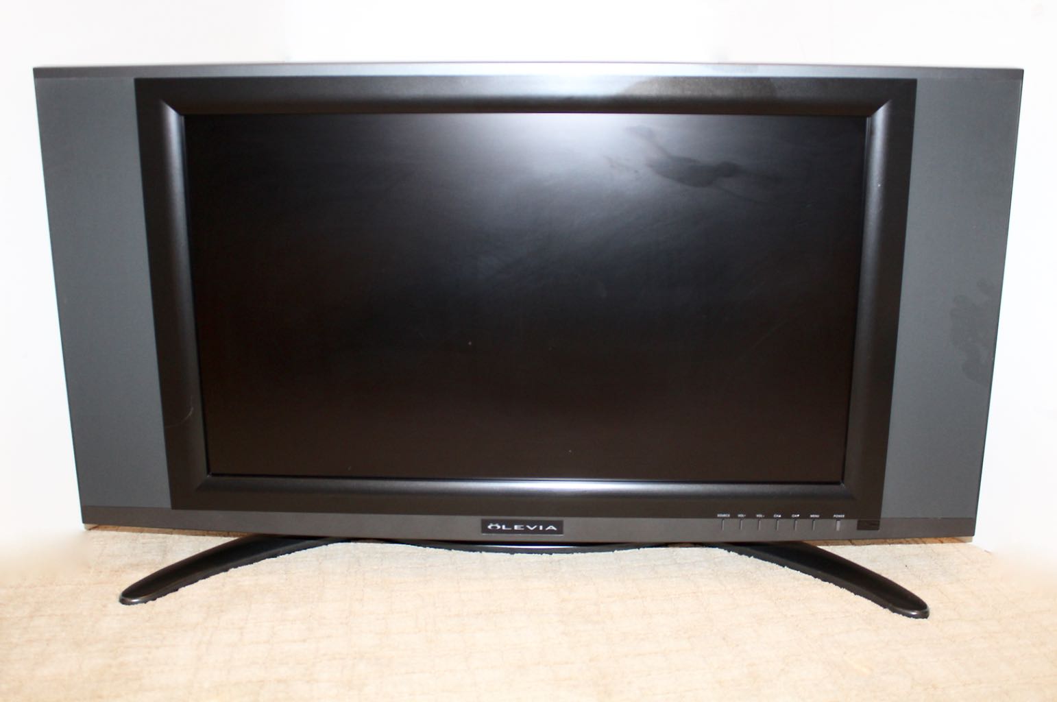Syntax Olevia 32" Widescreen HD-Ready LCD Television