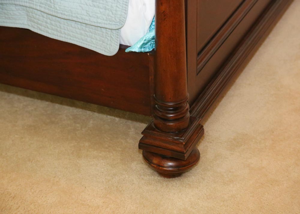 Thomasville "Federicksburg" King Size Panel Bed Frame with Linens