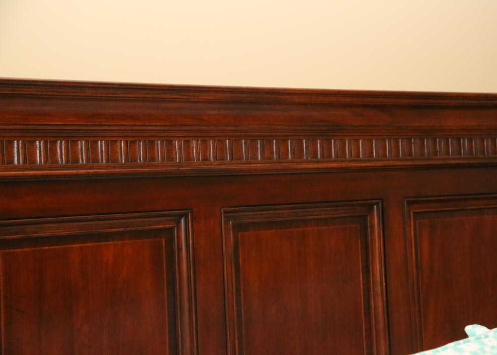 Thomasville "Federicksburg" King Size Panel Bed Frame with Linens