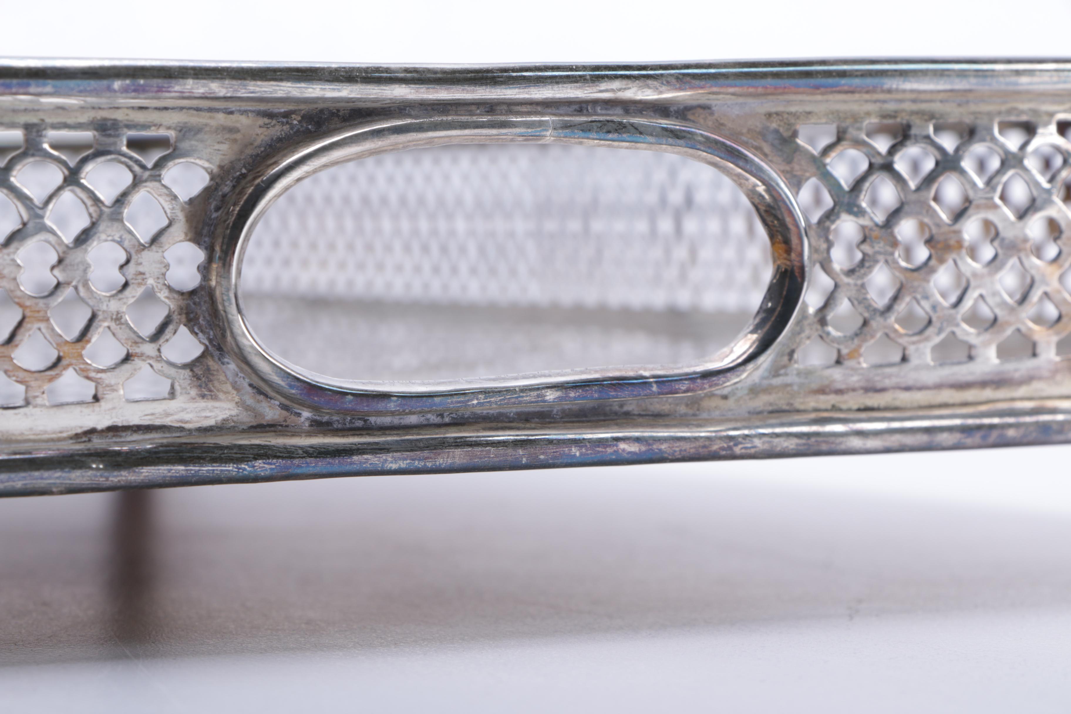 Oneida Round Platter and Other Silver Plate Servingware