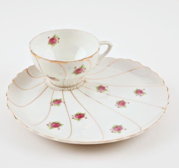 Luncheon Cups and Plates