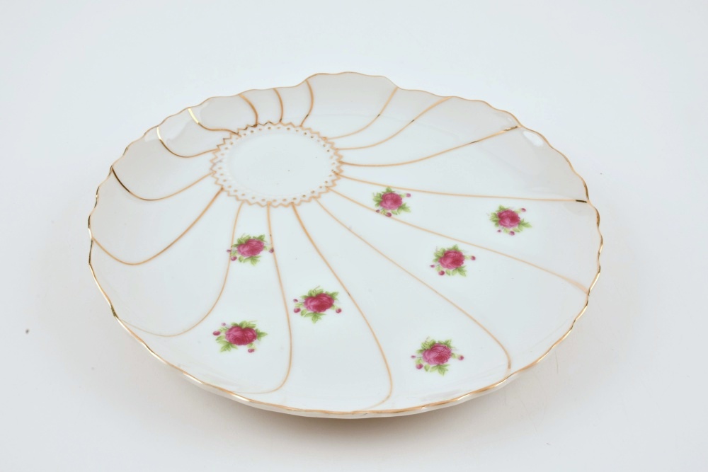 Luncheon Cups and Plates