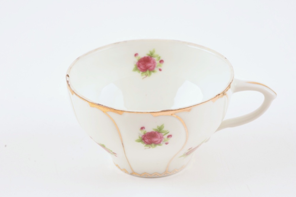 Luncheon Cups and Plates