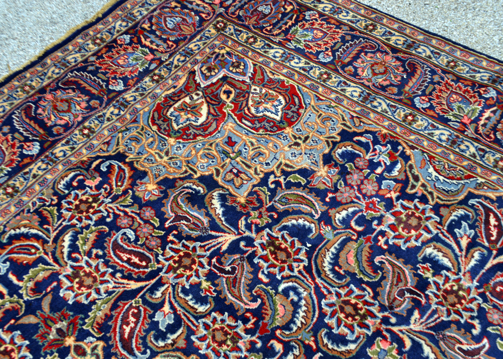 Early 20th Century Hand-Knotted Persian Isfahan Area Rug