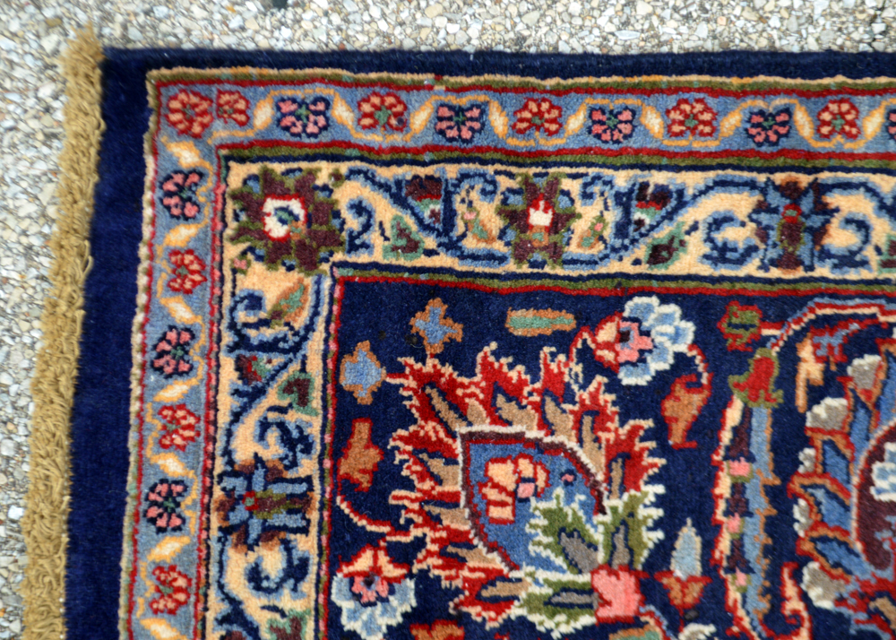 Early 20th Century Hand-Knotted Persian Isfahan Area Rug