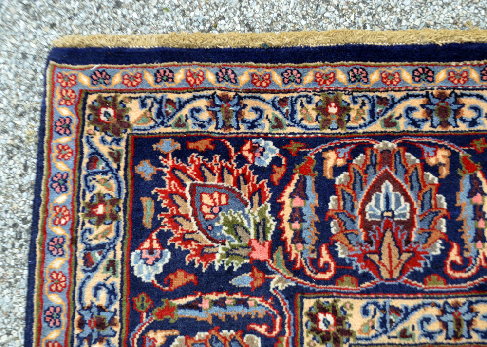 Early 20th Century Hand-Knotted Persian Isfahan Area Rug