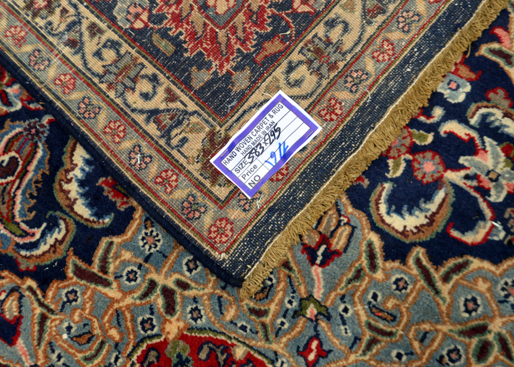 Early 20th Century Hand-Knotted Persian Isfahan Area Rug