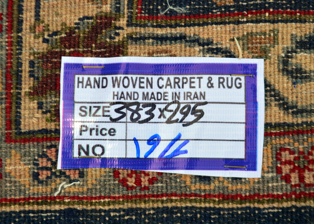 Early 20th Century Hand-Knotted Persian Isfahan Area Rug