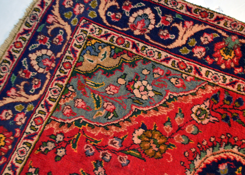 Early 20th Century Hand-Knotted Persian Bakhtiari Area Rug