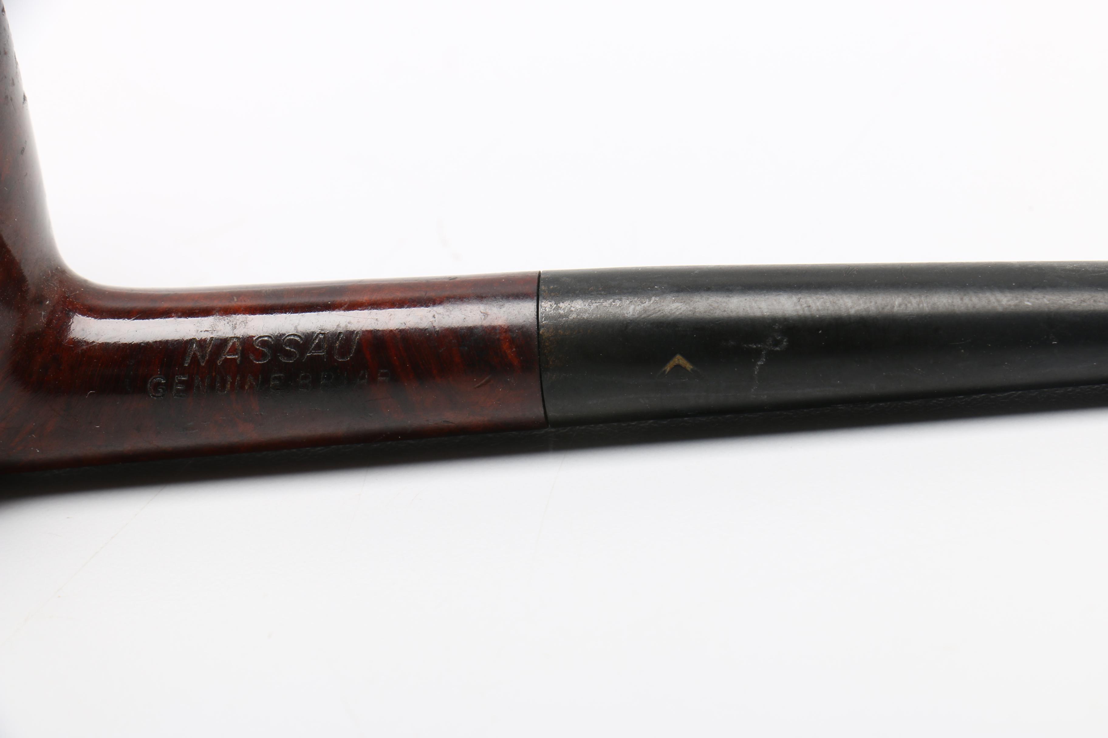 Pipes And Pipe Stand With Jar