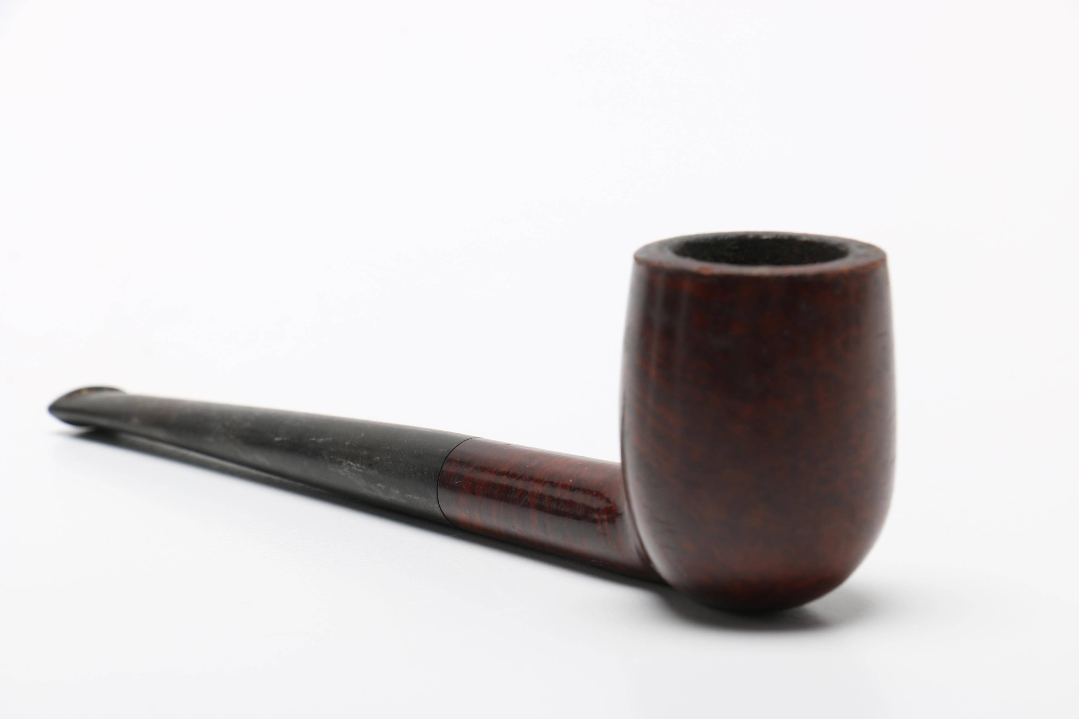 Pipes And Pipe Stand With Jar