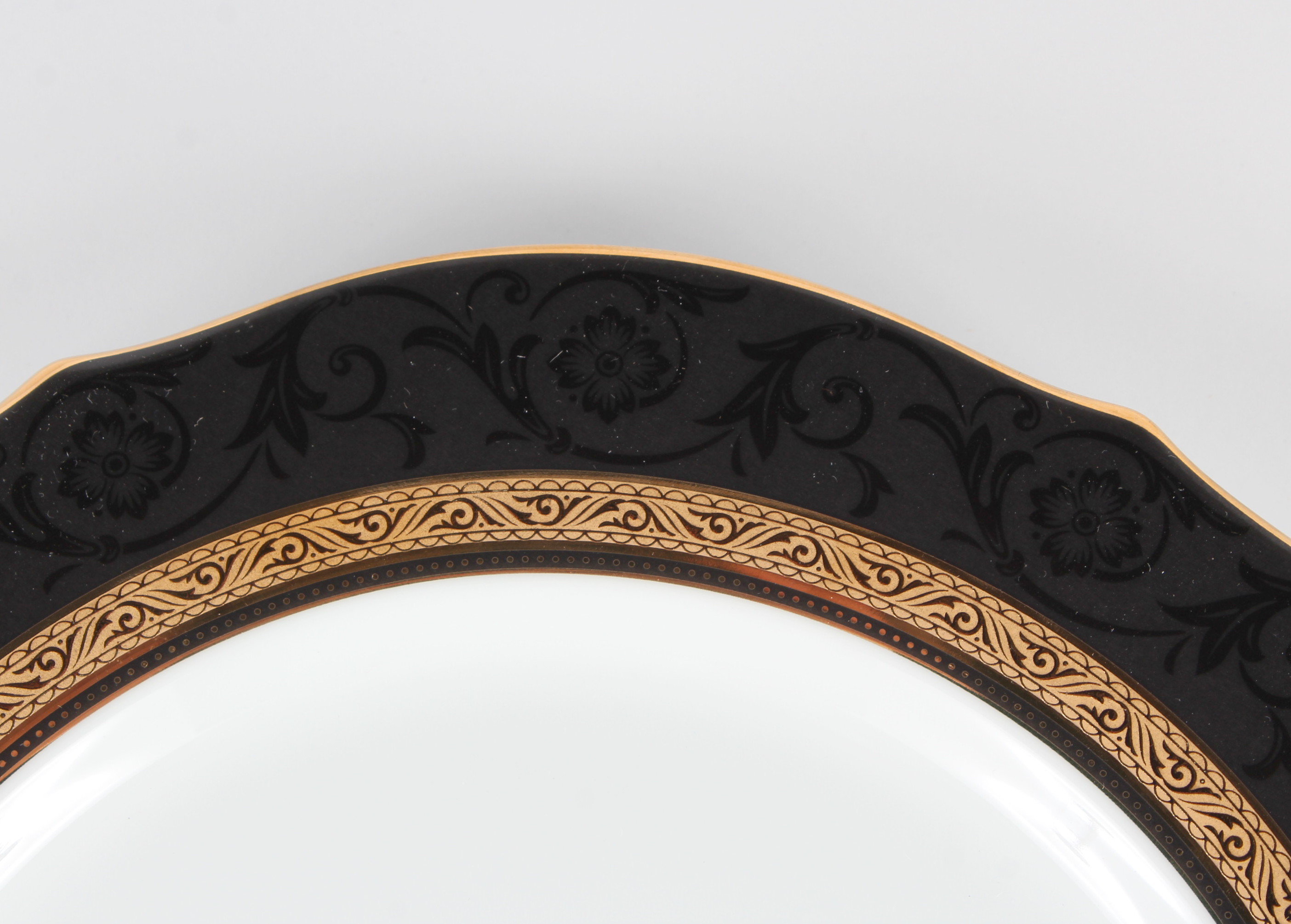 Noritake Plates in "Kingswood Gold"