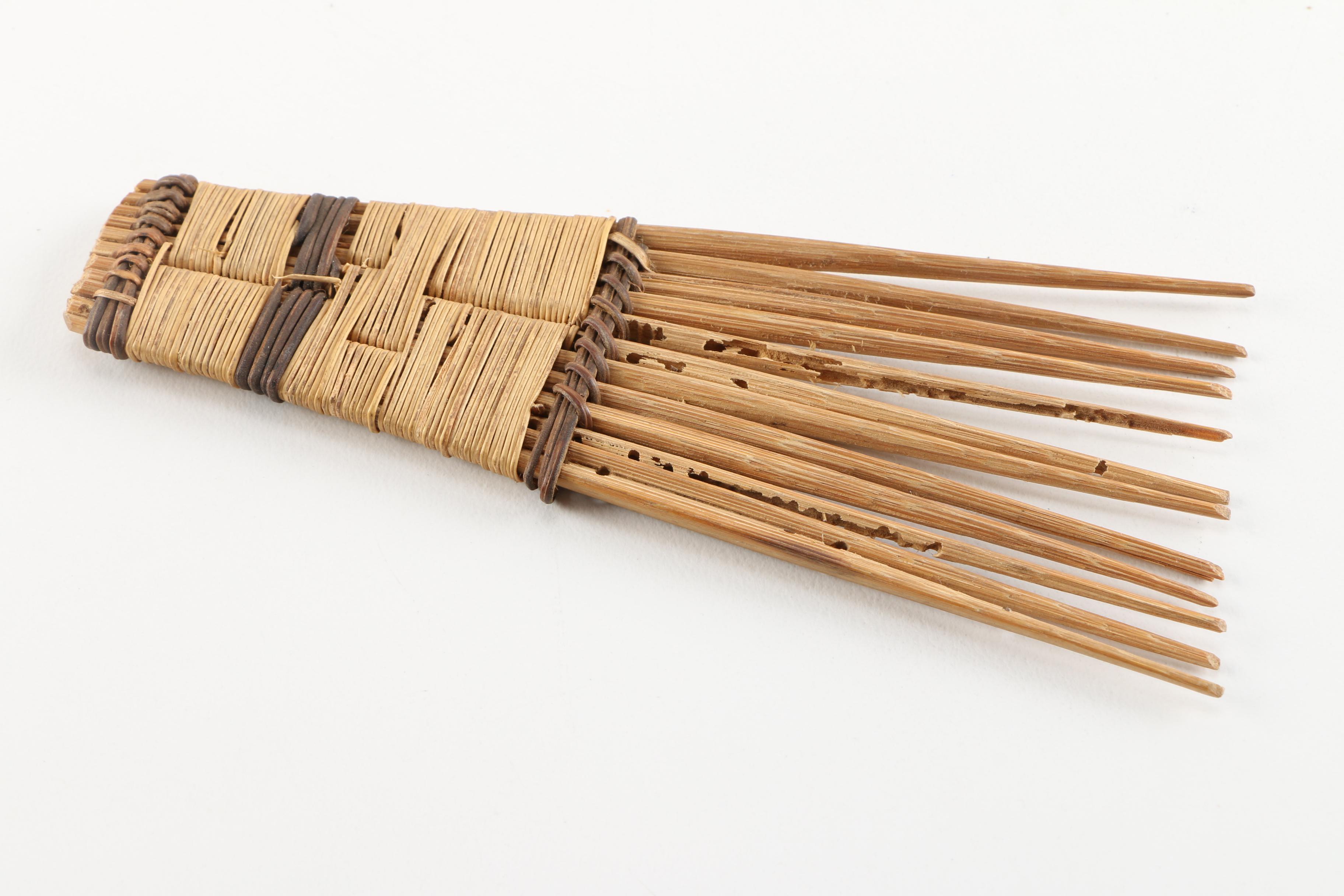 African Style Souvenirs and Combs