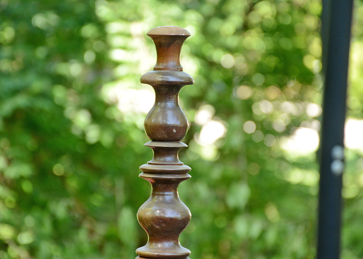 Vintage Twin Bed With Bobbin Turnings