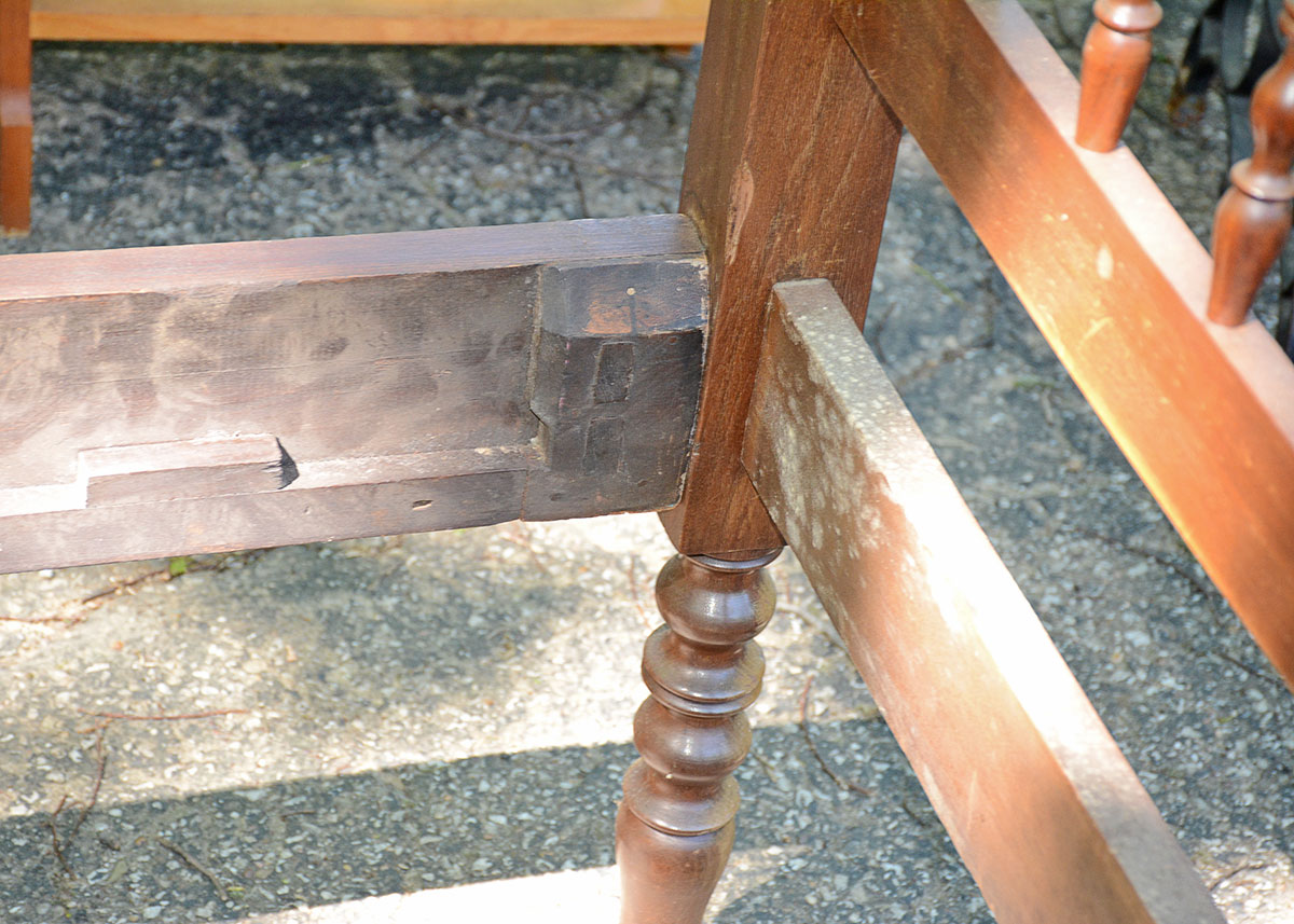 Vintage Twin Bed With Bobbin Turnings