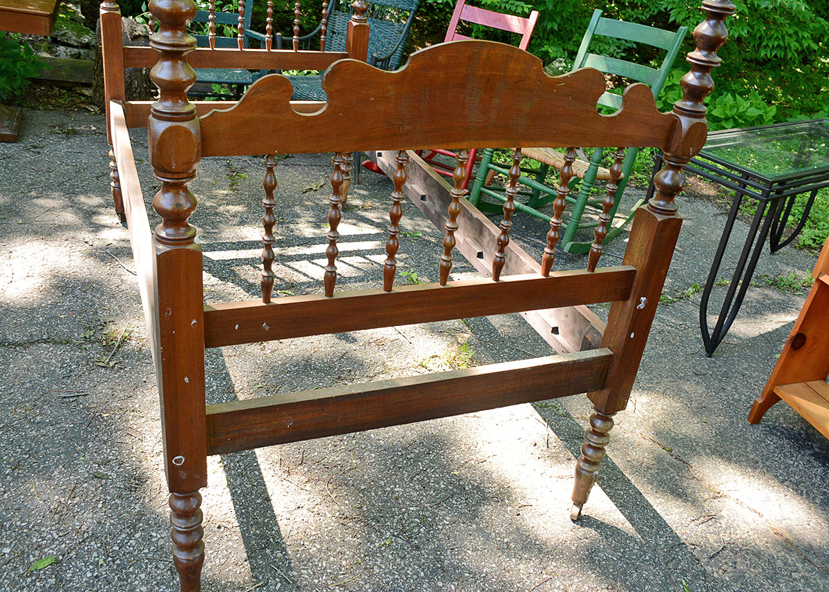 Vintage Twin Bed With Bobbin Turnings