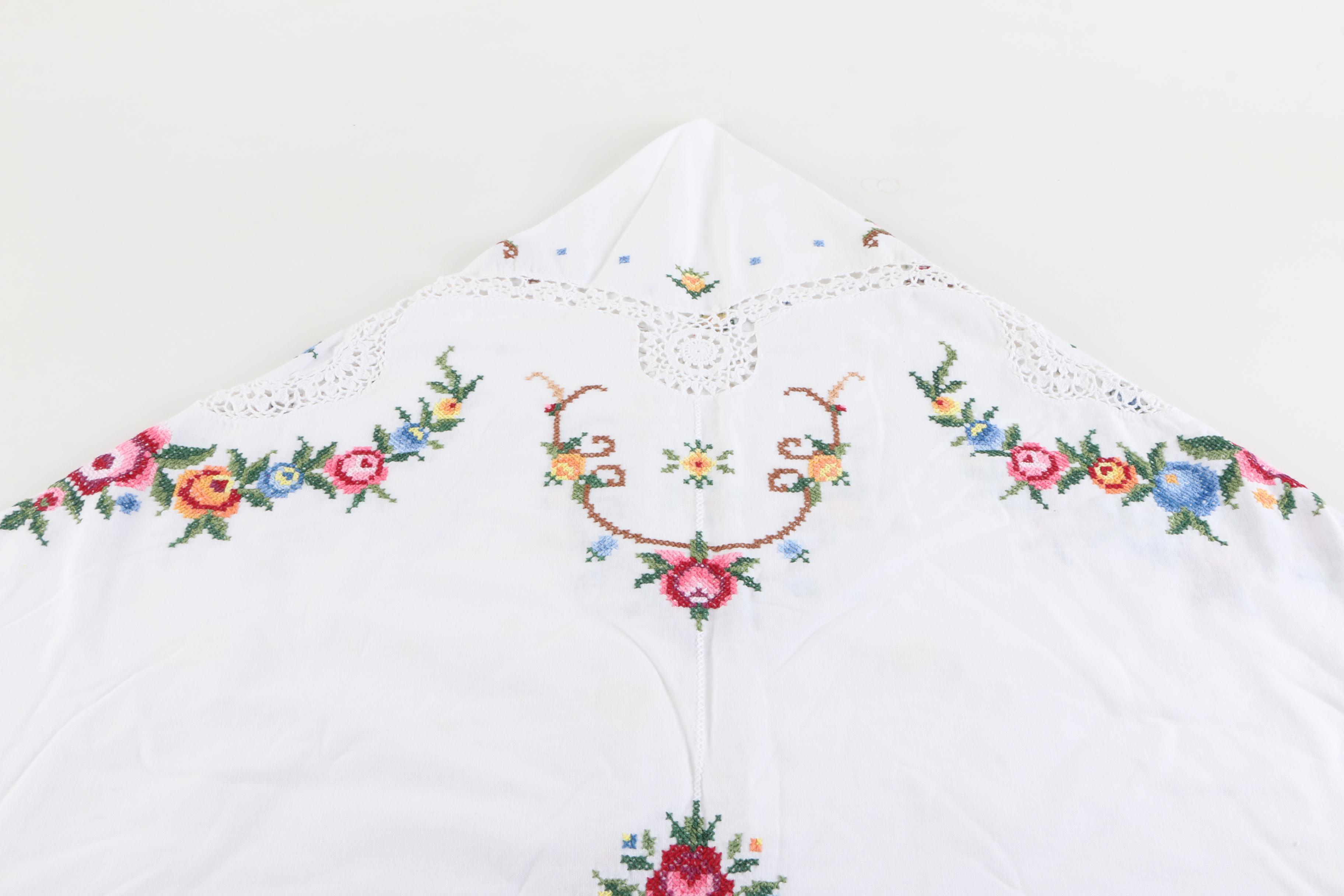 Table Linens With Decorative Needlework