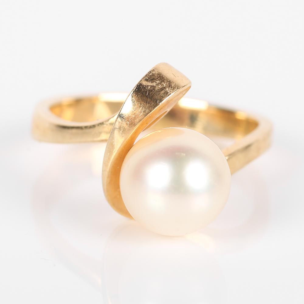 14K Yellow Gold and Cultured Pearl Ring by Mayor's