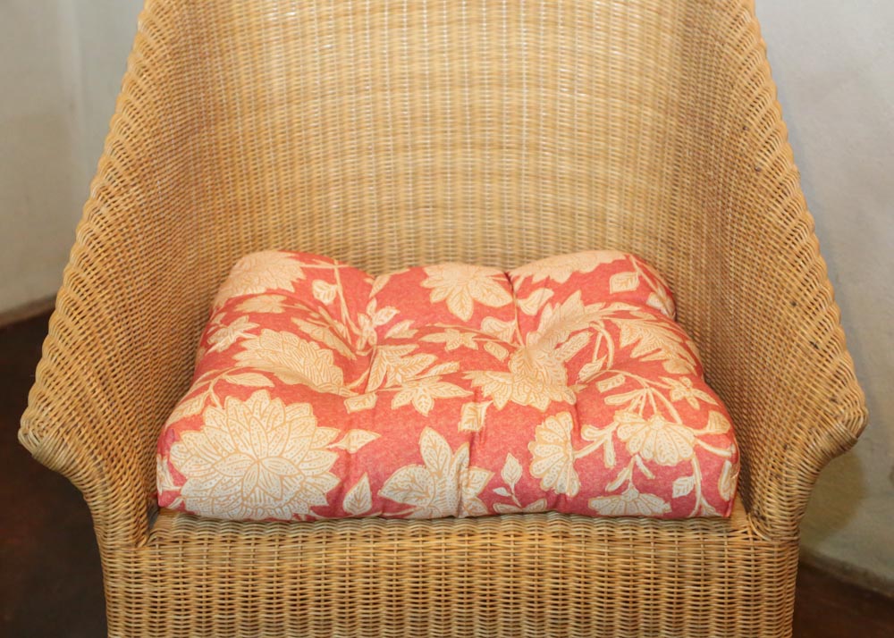 Outdoor Dining Chairs with Cushions