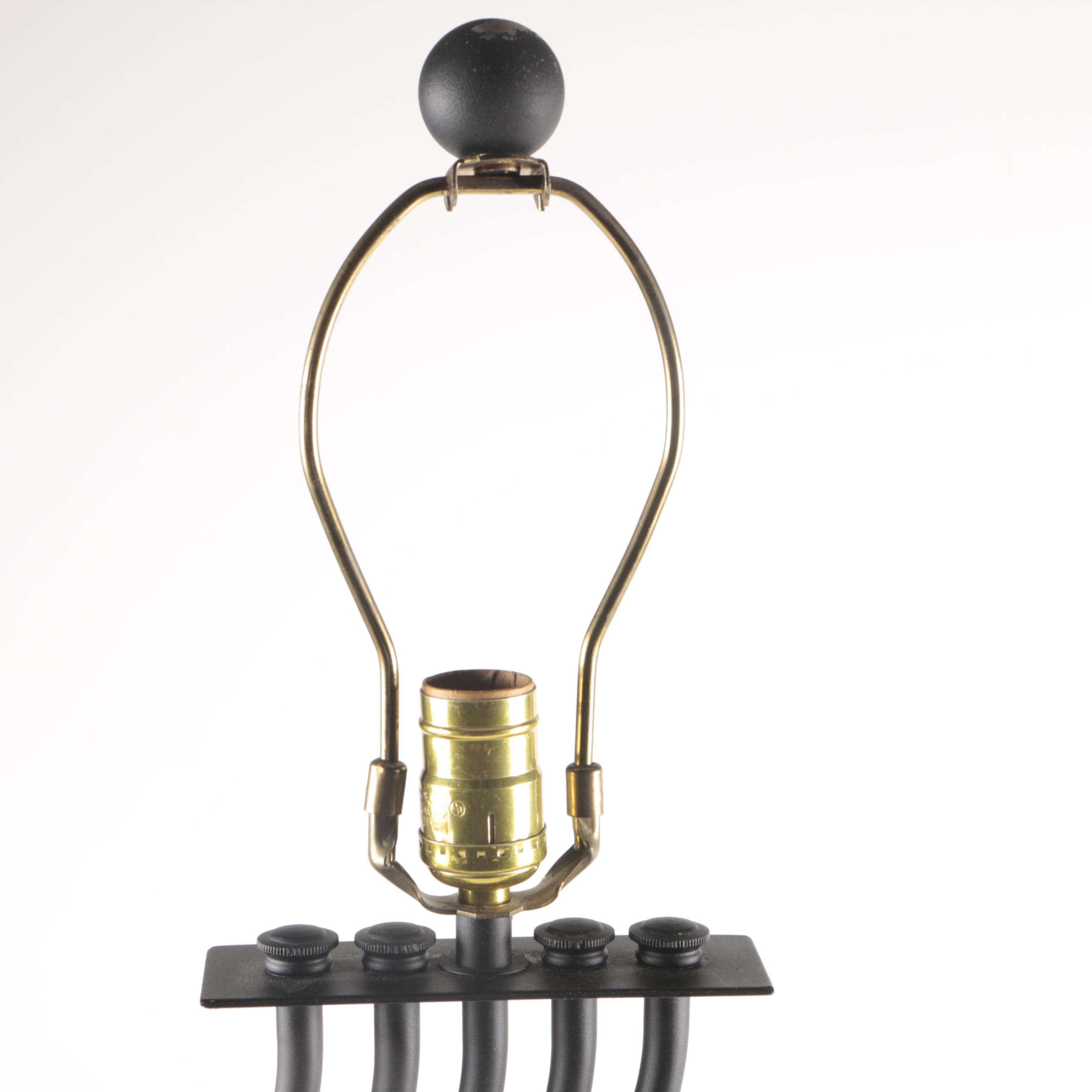 Modern Style Iron Table Lamp