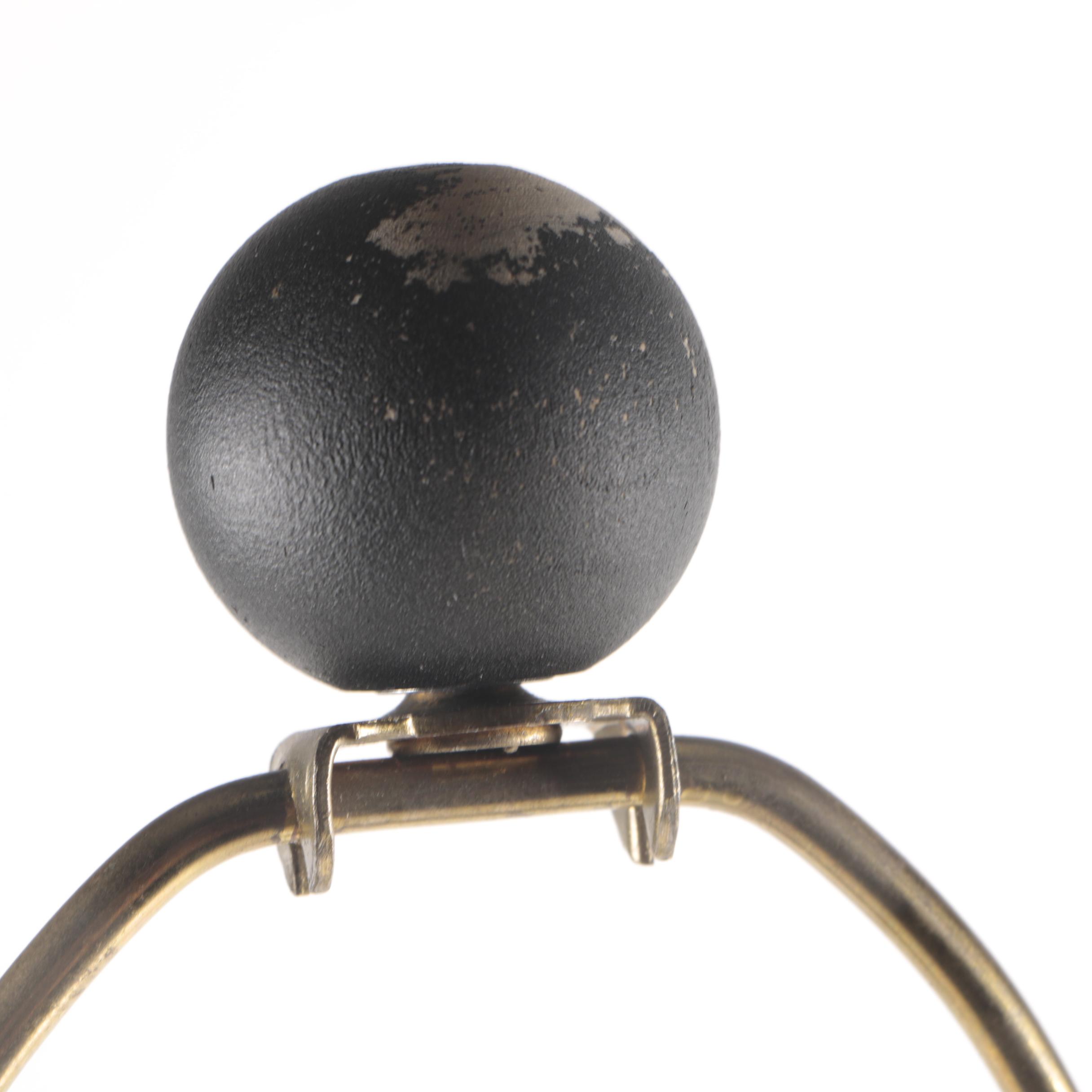 Modern Style Iron Table Lamp