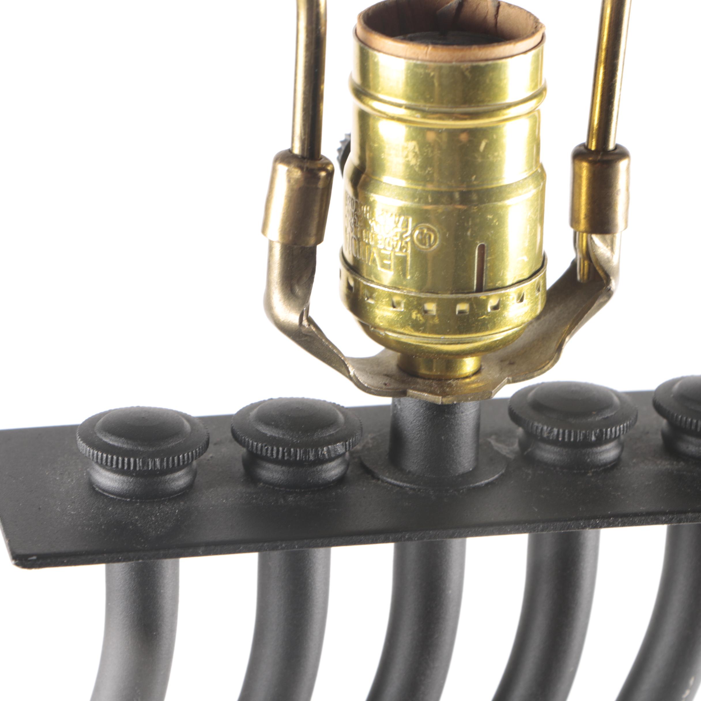 Modern Style Iron Table Lamp