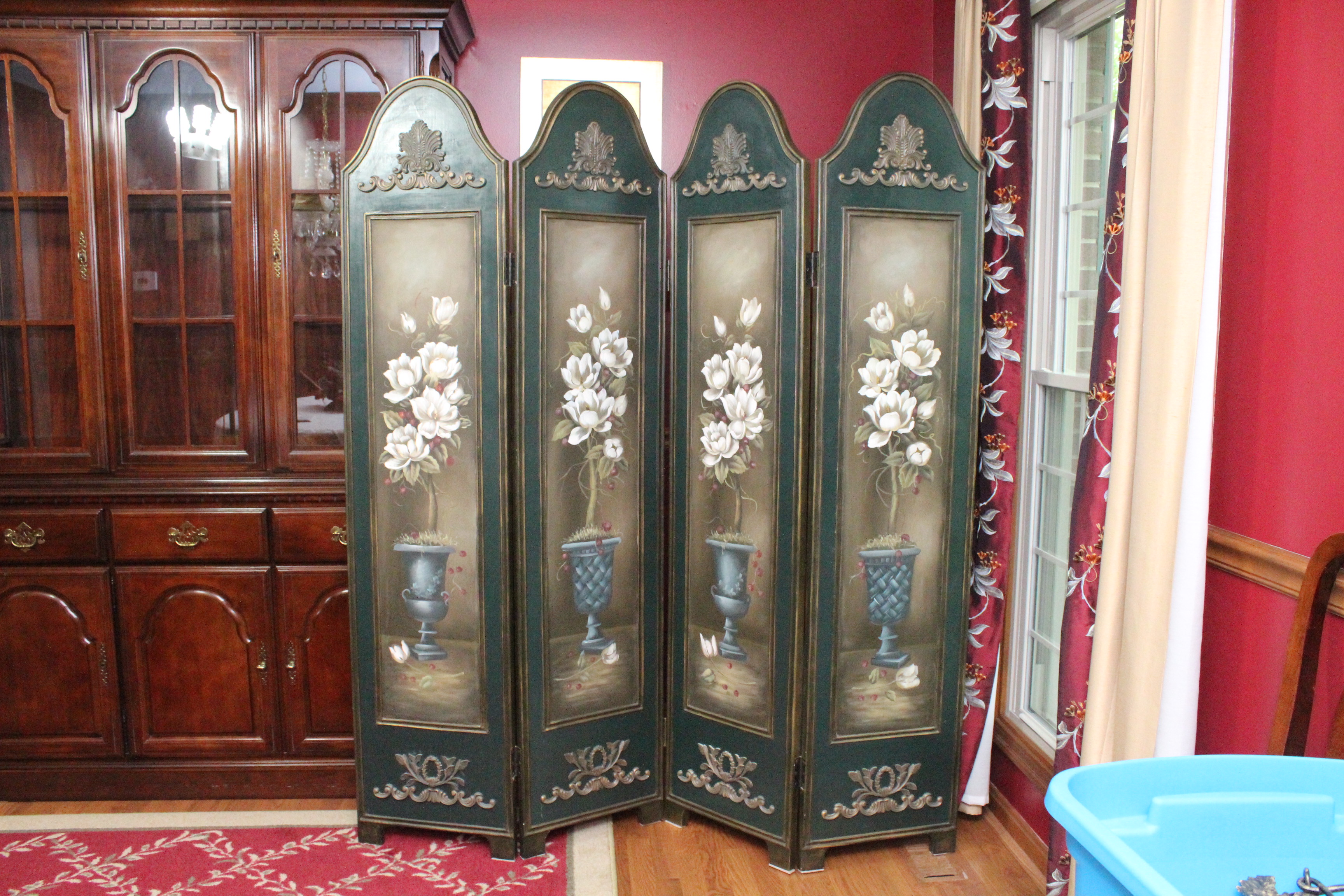 Floral Motif Wooden Screen