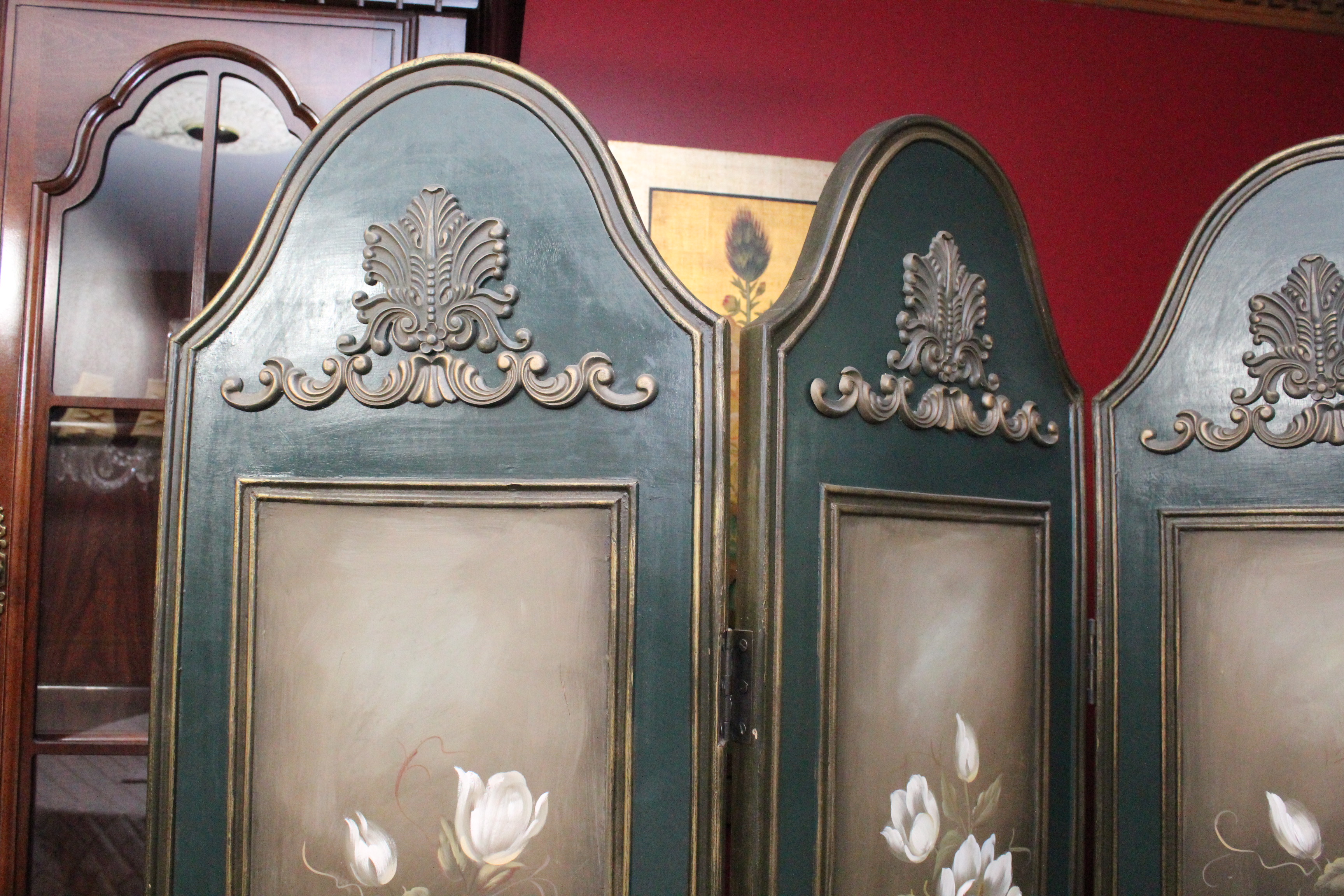 Floral Motif Wooden Screen