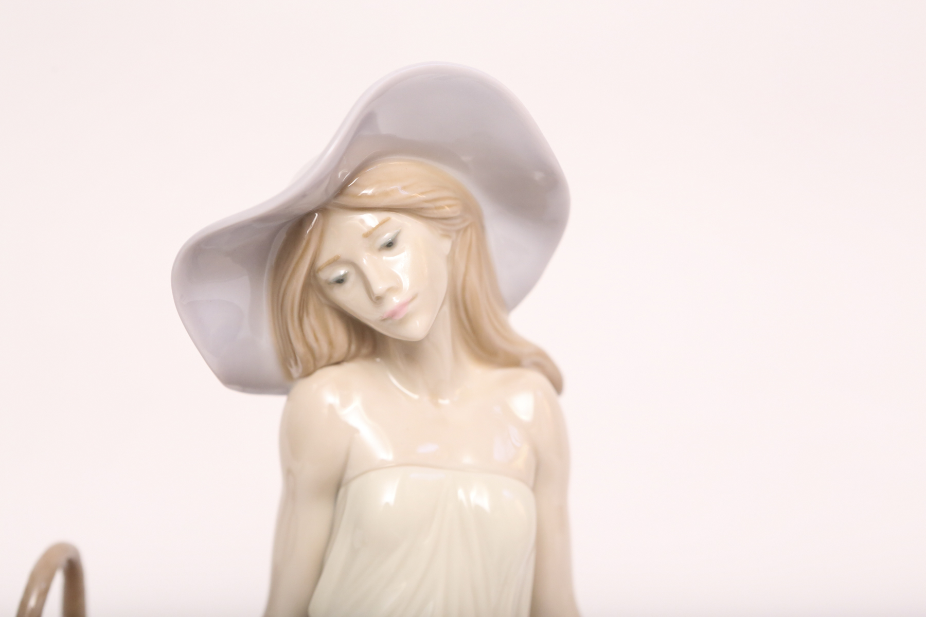 Lladro "Time For Reflection" #5378 Figurine