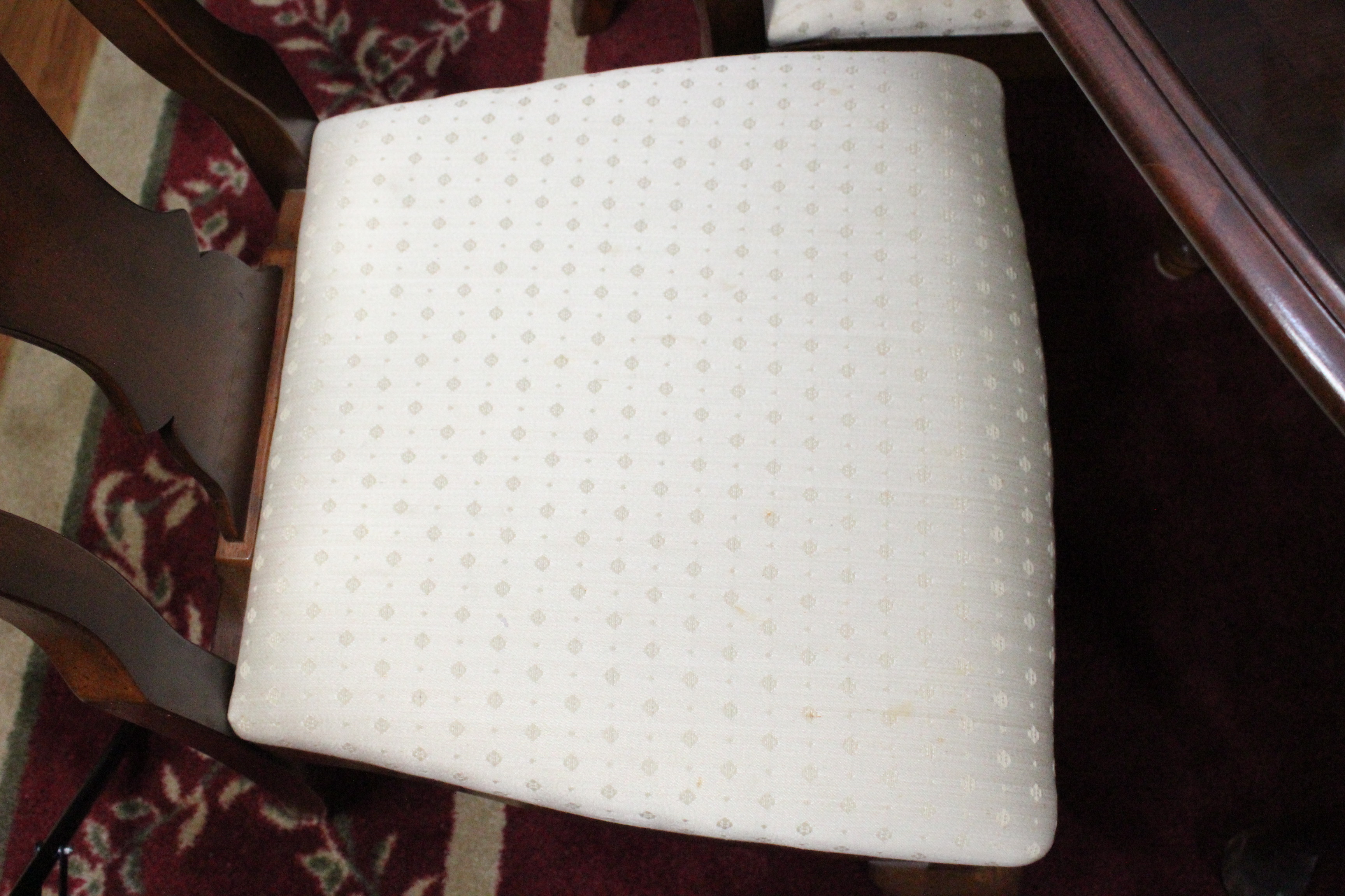 Queen Anne Style Extendable Dining Table and Chairs by Broyhill