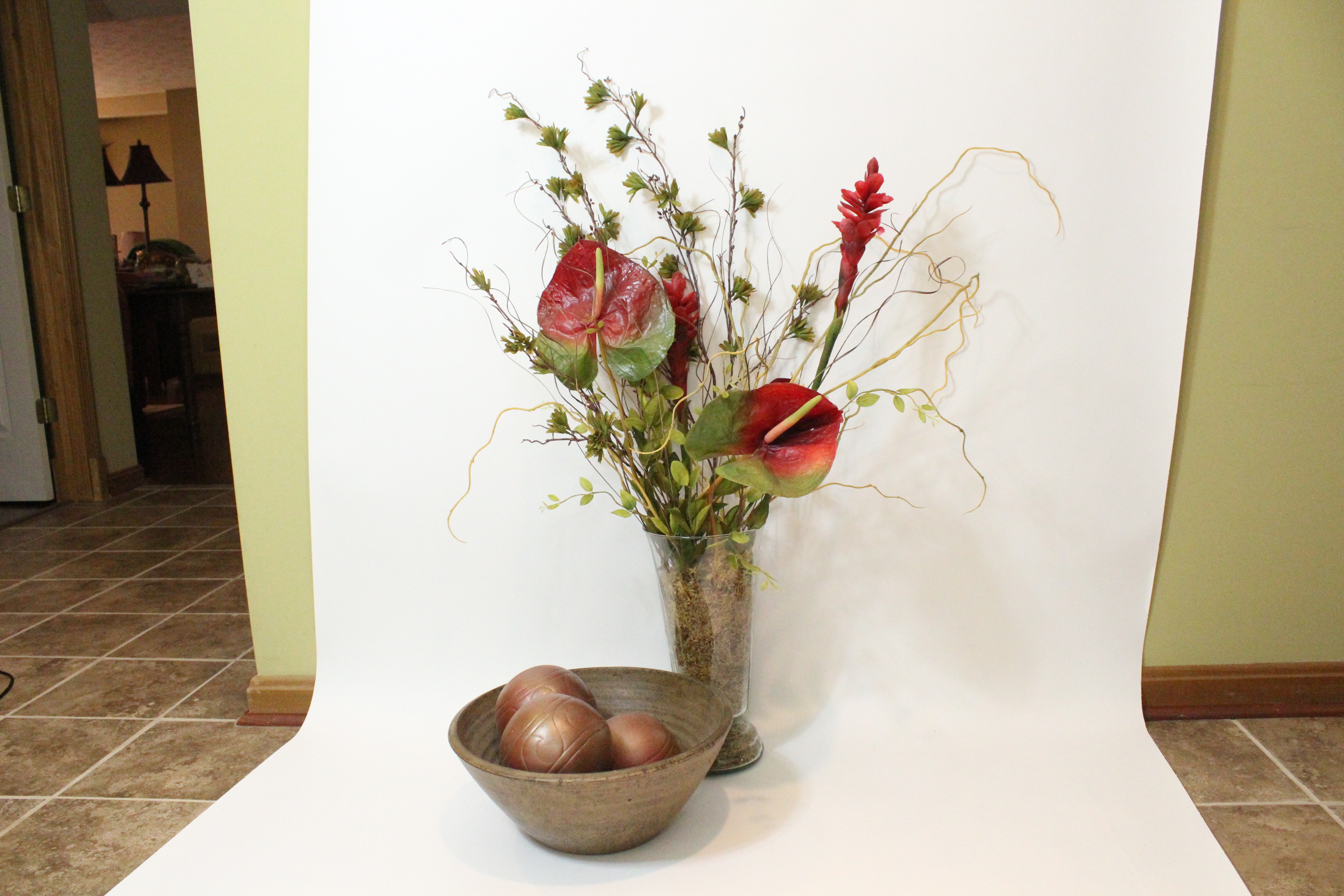 Decorative Center Piece and Faux Floral With Vase