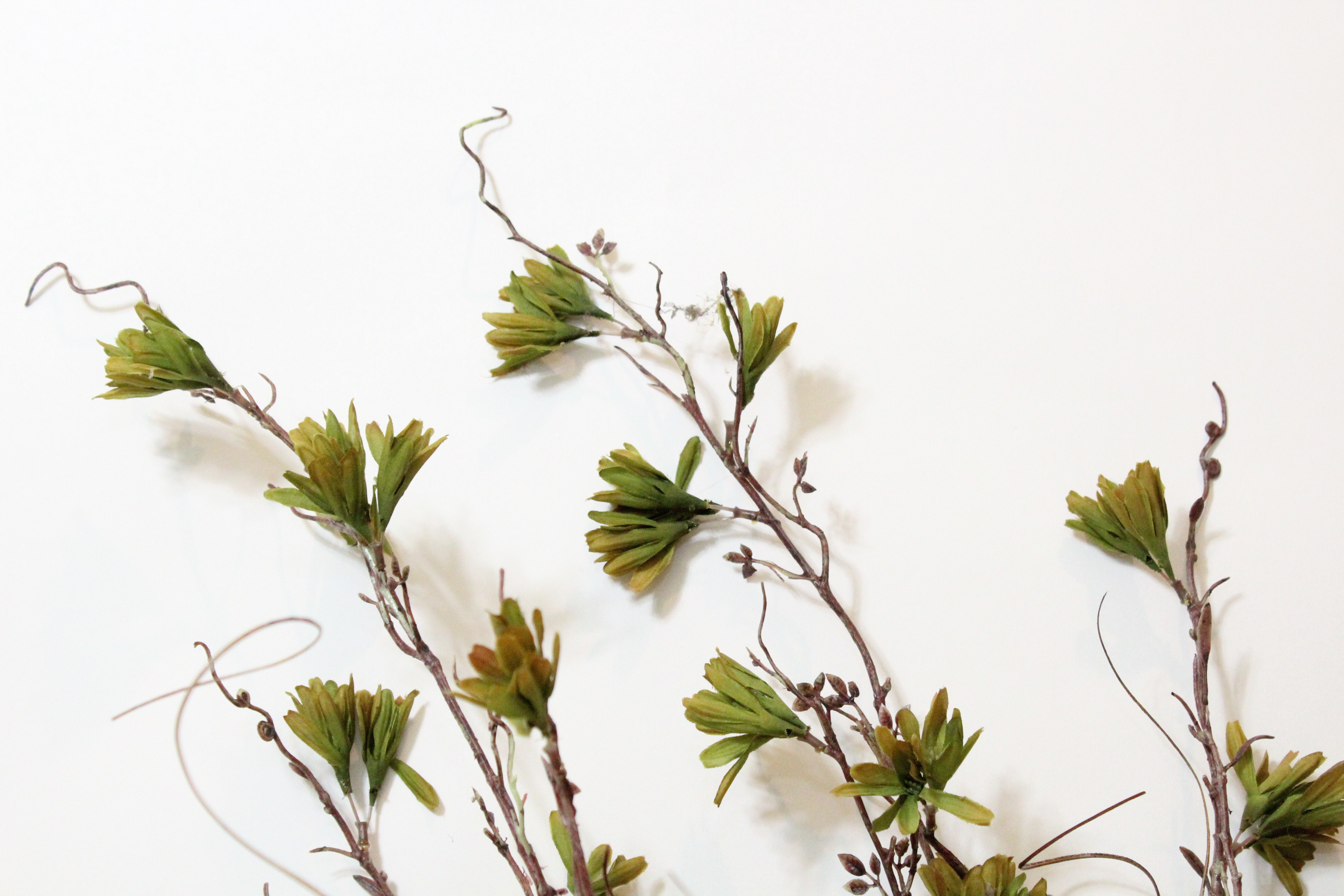 Decorative Center Piece and Faux Floral With Vase